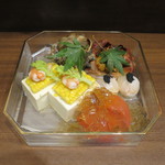 零 - もろこし豆腐、トマトの冷製ジュレ仕立て、サザエの含め煮、ホヤの盛合せ