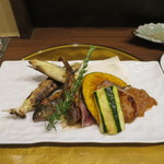 零 - ヤングコーン、鮎の海老しんじょ巻き、ハラミステーキ、フォアグラ、ズッキーニ、カボチャの焼物盛合せ