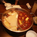 Chuugoku Hinabe Semmon Ten Sha Ofeiyan - 2種の鍋