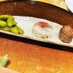 潟潟ヤ - (2016.6) 枝豆、〆鯖の押し寿司、里芋のきぬかつぎ