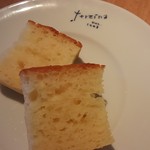 カフェ テルツィーナ  - 自家製パン2016.7