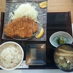 まる兵衛 - 麦豚ロースカツ定食 200ｇ 1,166円（2016/04/22）