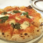 Pizzeria Circolo - ピッツァマルゲリータ♡
                      1番大好き♡