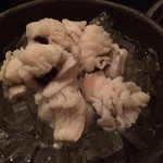 活魚料理 いし田 - 鱧の落とし。骨切りの包丁目も非常に鮮やかです。