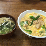 魚谷食堂 - みそ汁100円と親子丼650円