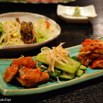 Kurogewagyuuyakiniku Ushikuro - 「キムチの盛り合わせ」「新鮮野菜のナムル」