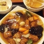 燕京飯店 - 酢豚定食。