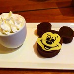 ‘Ama ‘Ama - キッズメニューのデザート（ミッキー・クッキームース バナナミルクシェーク付き）