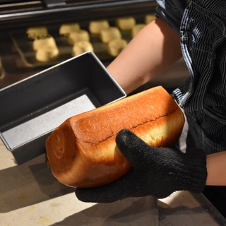 厳選素材にこだわった、身体に優しい風味豊かな焼き立てのパン