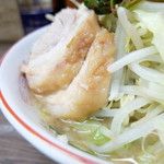 ラーメン二郎 - ぶたの厚み