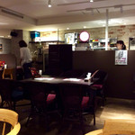TAPEO - 店内風景。まあまあ、いい感じ。