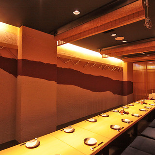 ``Semi-private room'' with sunken kotatsu seats convenient for banquets (can accommodate 18-22 people or more) *Can accommodate 20 or more people!