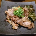 Okaichi - 親鶏の塩にんにく焼き 450円