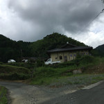 ろばたやき山ろく - 手前の建物じゃなくて、奥の建物が山ろくさんです。間違えないように！！