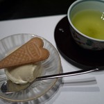 Nihon Ryouri Oriduru - 食後さっぱりアイスも上品！
