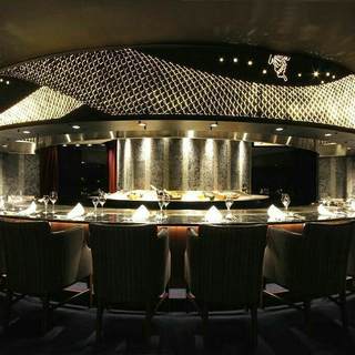 ラグジュアリーでありながら落ち着きのある空間