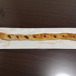 粉とクリーム - 本日のポンイツ。  全長およそ40cm。長〜いウインナー棒    自宅にて。
