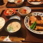 まる福 - 活鯛の煮付け定食