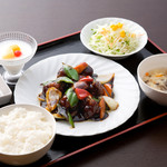 Chainizu Deizu - 黒酢酢豚定食1,000円