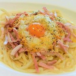 うどん屋 武 - カルボうどんパルメザンとチェダーチーズで仕上げました、温かい内によく混ぜて食べて下さい