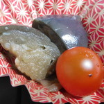 Sakana Douraku Tomi Sou - 茄子の揚げ煮とトマト