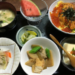 アザミショクドウ - ウニイクラ丼1250円