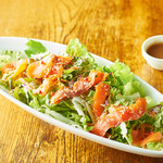 紅鮭スモークサーモンのサラダ