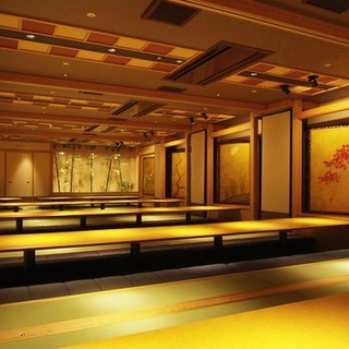 Enjoy a lively and fully equipped large banquet hall for up to 90 people.