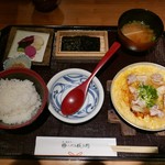 京の米料亭 八代目儀兵衛 - 京地鶏のあんかけ親子丼（1410円）