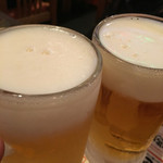 大衆酒場 『それいけチャラ男。』 - 超冷ジョッキ！生ビール（中）550円。