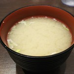 かにチャーハンの店 - チャーハンに付く味噌汁は、蟹が沈んでました(笑)