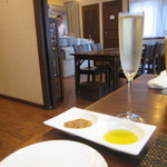 サラマンジェ ド ヨシノ - 2016.7　再訪　なみなみ注がれたスパークリングワインでスタート～！