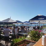 Portsea Hotel - テラス席　先に席取りして席番号を覚えてから注文しに行くのですよ。そしたら席に持ってきてくれます。