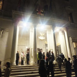 Vino Vino - 終演後は着飾った観客はてんでに夜の町へ繰り出します