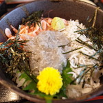 和信 - 三色丼