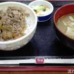 すき家 - 牛丼とん汁おしんこセット