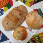 Tsururindou - 左 森のパン
                        右 丸ごと玉ネギ
                        下 モンブラン