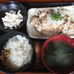 Hakata Mangetsu - 豚しゃぶポン酢500円。