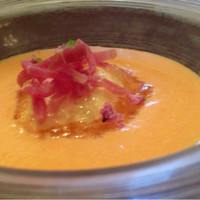 ＢＩＳＴＲＯ Ｂｏｎｎｅ－ｃｈｅｒｅ - 赤パプリカの冷たいブルーテーフとマスカルポーネ
                トマトのジュレ•花穂紫蘇•プロシュートのジュリエンヌ