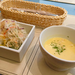 ビストロ ひげシェフ - サラダ コーンスープ