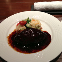 北新地 福多亭 The Ukai - 肉肉しいハンバーグでした。