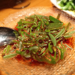 ビストロ シン 2 - じゅんさい。
      常連さんのにやさんさまのおかげで食べられました。
      初めて食べましたが，独特の触感と喉越しはクセになります。
      味付けも良し！