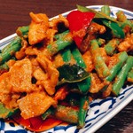 Stir-fried pork and green beans