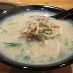 ホルモン豚屋 - とん足スープのお野菜たっぷり豚屋ラーメン