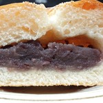 ぱんの平井屋藤兵衛 - 粒あんぱん(断面)
                                