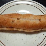 ぱんの平井屋藤兵衛 - 塩くるみミルクフランス(140円)