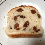 ぱんの平井屋藤兵衛 - レーズンパン(断面)