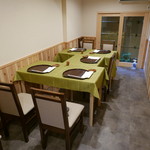 味野里香 - 16.6月　1階テーブル席