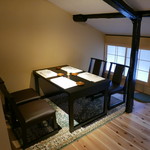 味野里香 - 16.6月　2階テーブル席