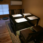 味野里香 - 16.6月　2階テーブル席